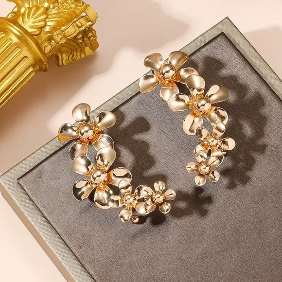 Gold Floral Four Tier Flower Climber Statement Earrings NEW - Picture 3 of 6